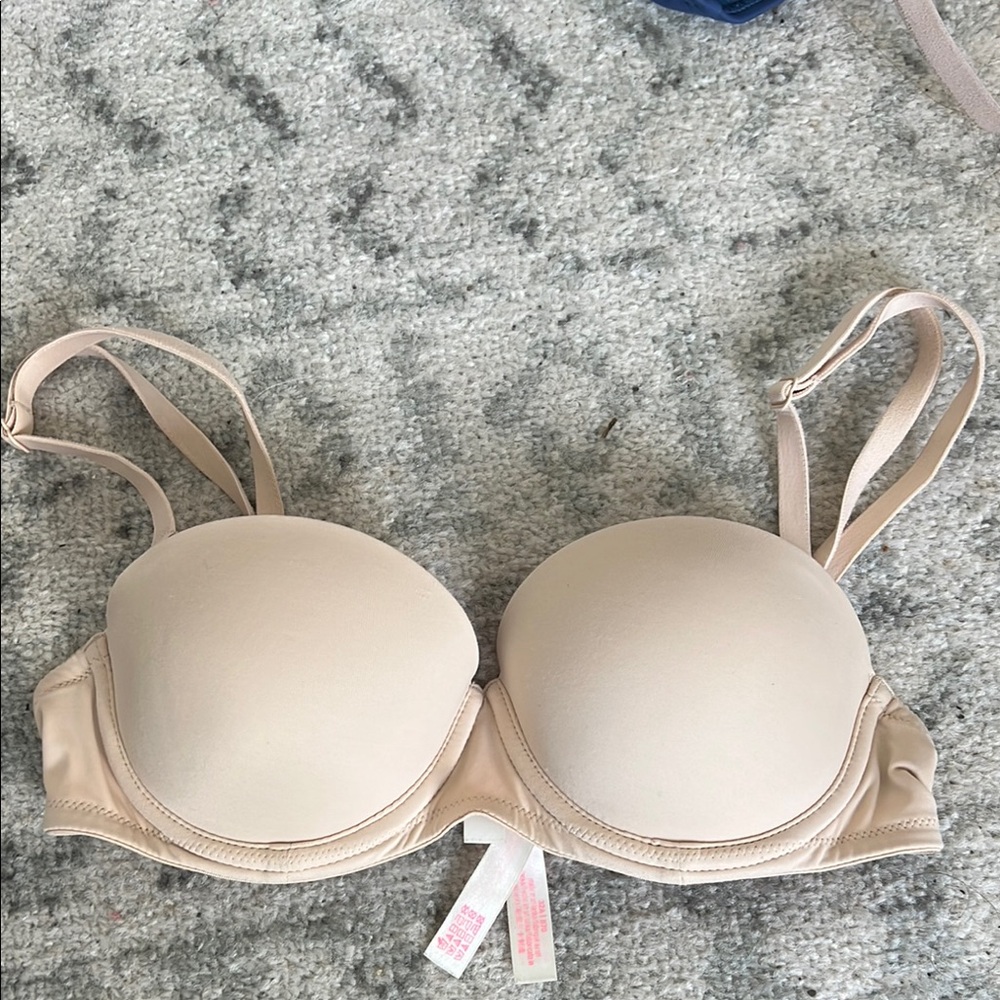 PINK Victoria's Secret Tan T-Shirt Bra with Seamless Design